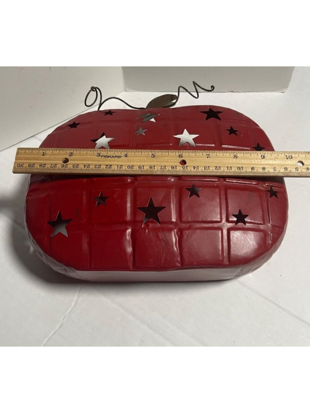 Metal Apple Star Cutout Tea Light Candle Holders Red Set Of 2 Rustic Home Decor - Picture 7 of 16